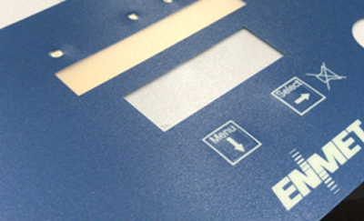 El teclado de interruptor de membrana incorporado LED tiene dos estructuras de circuito LED y circuito inferior en la misma capa y diferentes capas