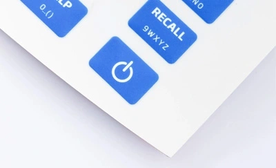 ¿Las retroluces LED afectan la fuerza de actuación de un interruptor de membrana?